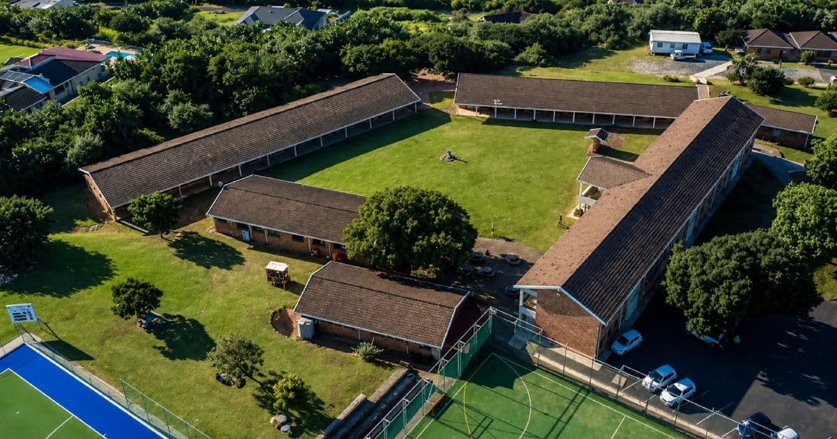 Campus of Creston College High School | Oslo Beach